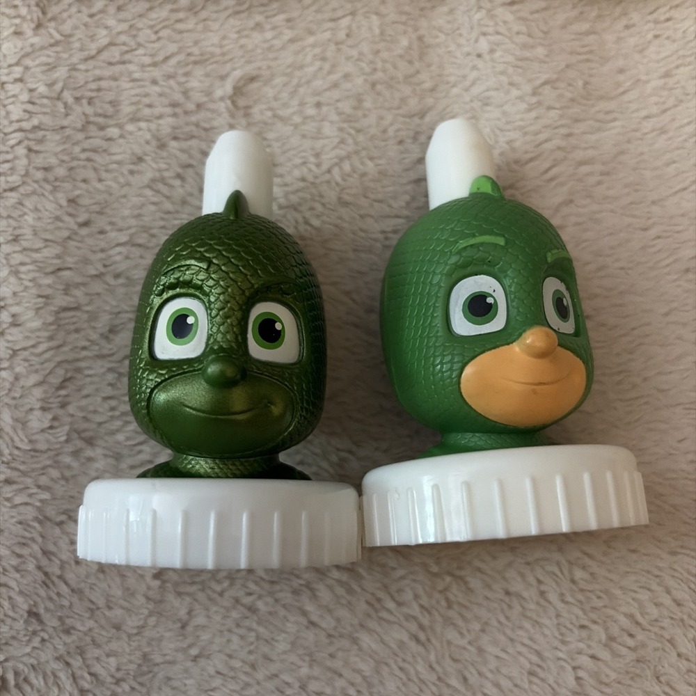 Good 2 Grow Juice Toppers - Lot Of 2 PJ Masks Gekko Tops Regular & Metallic
